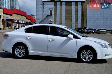 Седан Toyota Avensis 2011 в 
