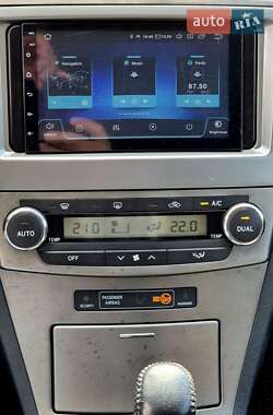 Седан Toyota Avensis 2011 в 