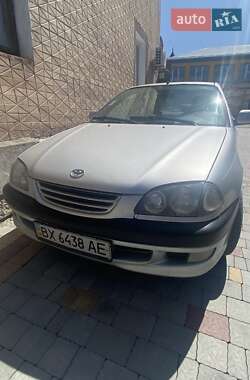 Седан Toyota Avensis 1999 в 