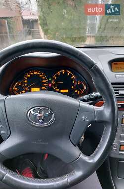 Седан Toyota Avensis 2004 в 