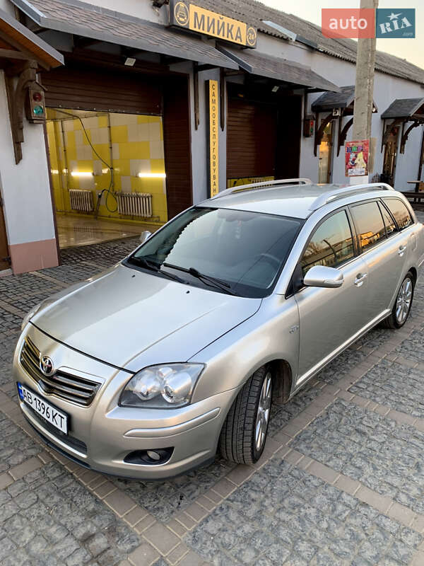 Универсал Toyota Avensis 2008 в Гайвороне