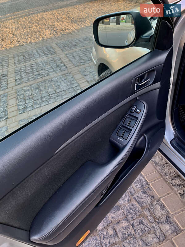 Универсал Toyota Avensis 2008 в Гайвороне