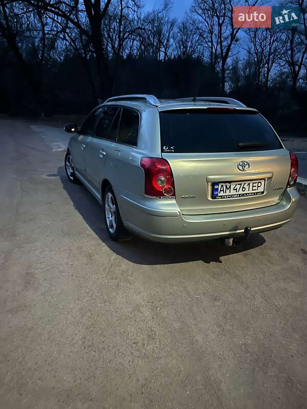 Універсал Toyota Avensis 2008 в Житомирі