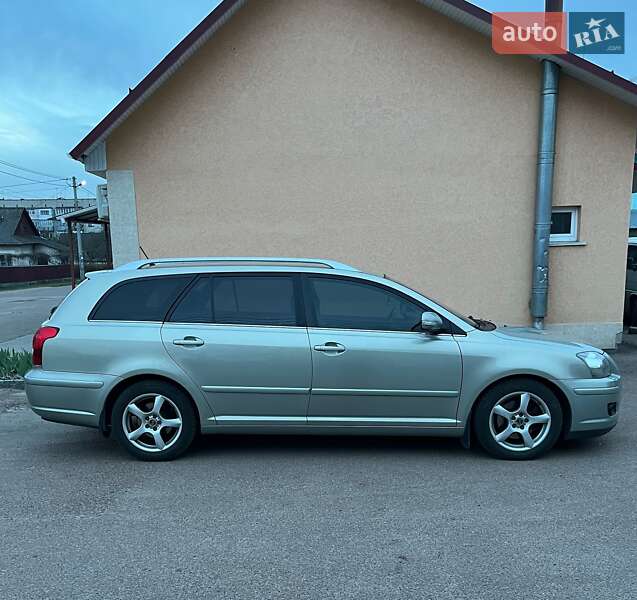 Універсал Toyota Avensis 2008 в Житомирі