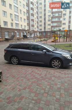 Універсал Toyota Avensis 2010 в Житомирі