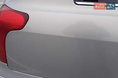 Універсал Toyota Avensis 2005 в 