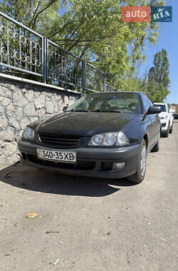 Седан Toyota Avensis 1999 в Харькове