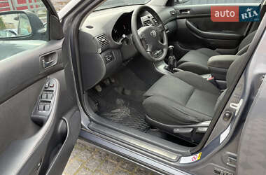 Універсал Toyota Avensis 2004 в 