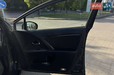 Универсал Toyota Avensis 2011 в 