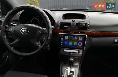 Седан Toyota Avensis 2005 в 