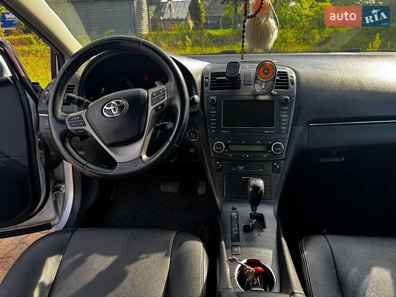 Седан Toyota Avensis 2009 в Стрые