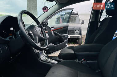 Седан Toyota Avensis 2008 в 