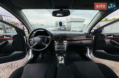 Седан Toyota Avensis 2008 в 