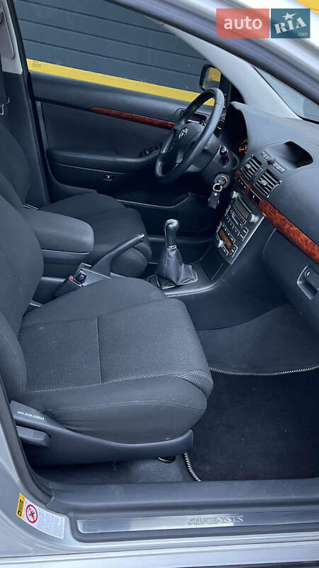 Седан Toyota Avensis 2005 в Ровно фото 12 Седан Toyota Avensis 2005 в Ровно