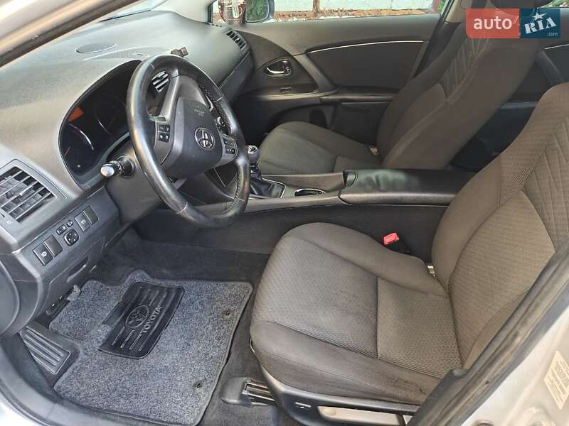Седан Toyota Avensis 2009 в Києві