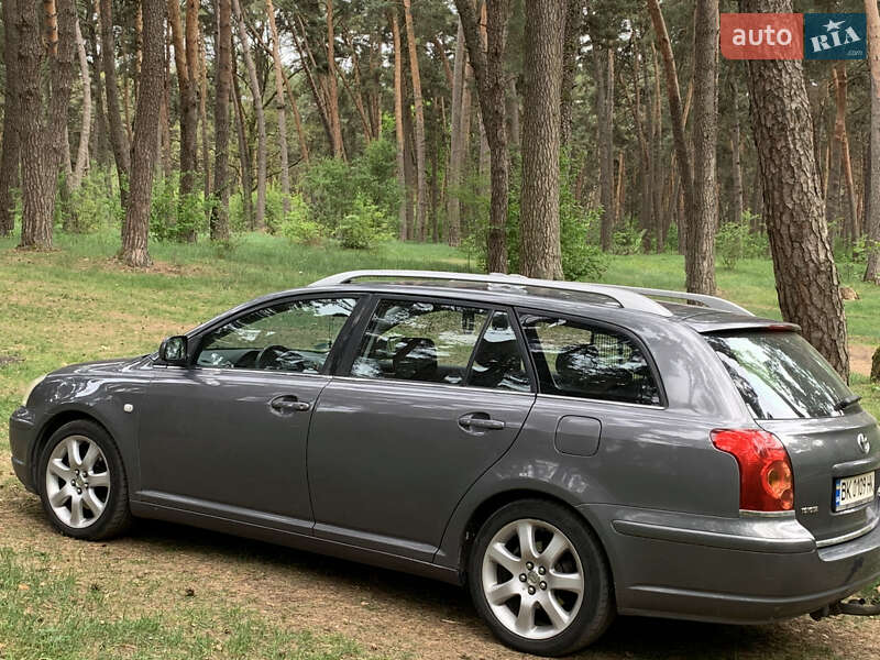 Toyota Avensis 2004