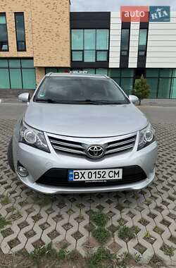 Универсал Toyota Avensis 2013 в Хмельницком