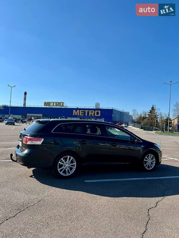 Универсал Toyota Avensis 2011 в Житомире