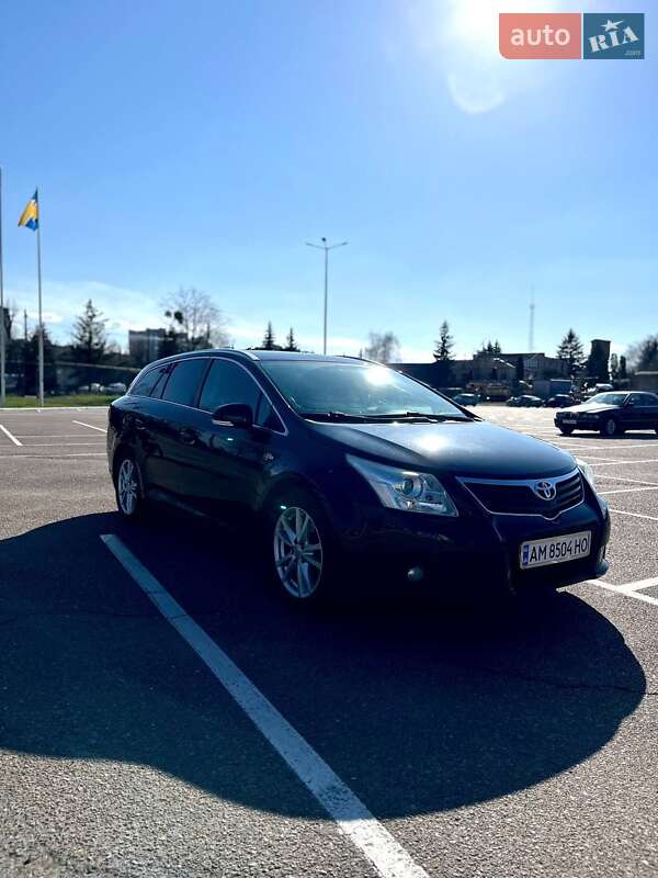 Универсал Toyota Avensis 2011 в Житомире