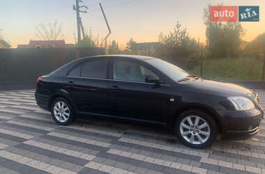 Ліфтбек Toyota Avensis 2003 в 