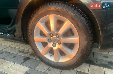 Ліфтбек Toyota Avensis 2003 в 