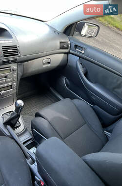 Універсал Toyota Avensis 2003 в 