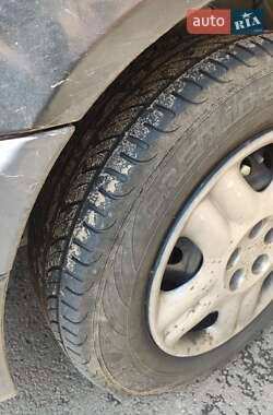 Седан Toyota Avensis 1998 в 