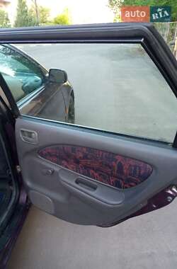 Універсал Toyota Avensis 1999 в 