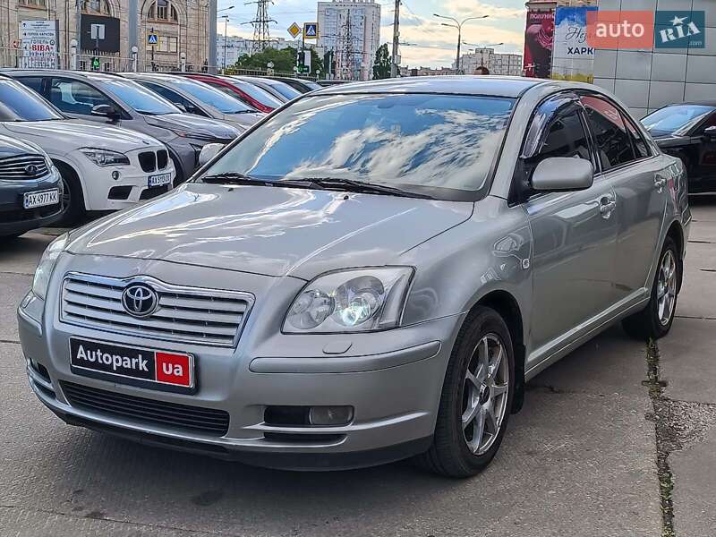 Седан Toyota Avensis 2004 в 