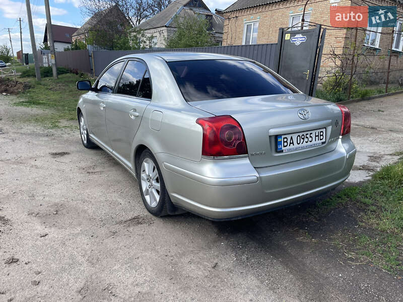 Седан Toyota Avensis 2006 в Кропивницком