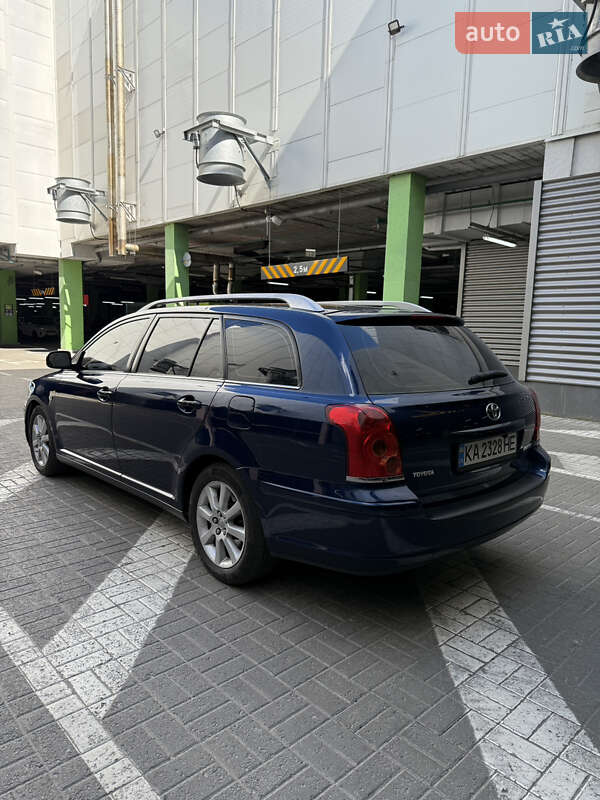 Универсал Toyota Avensis 2004 в Киеве
