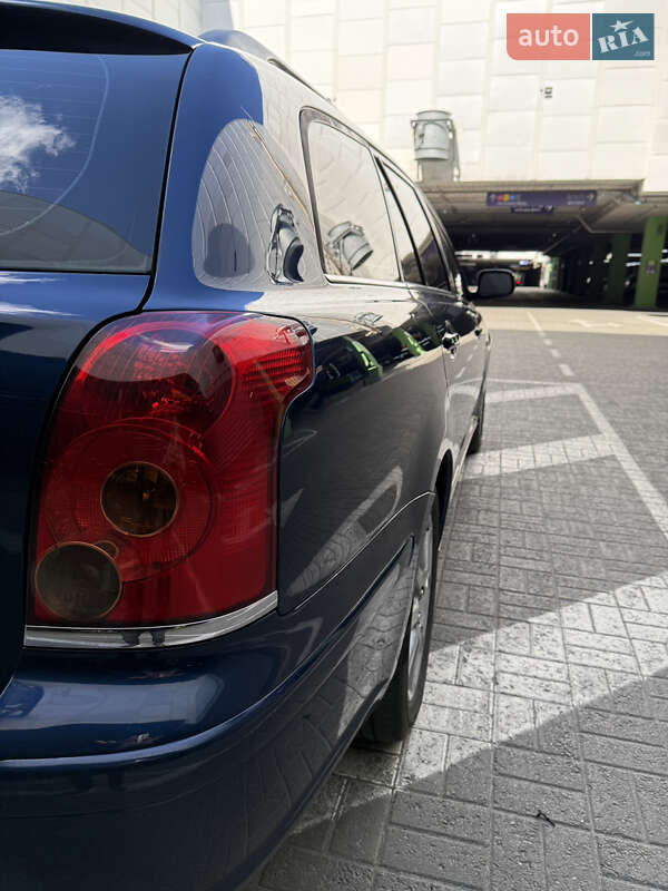 Универсал Toyota Avensis 2004 в Киеве