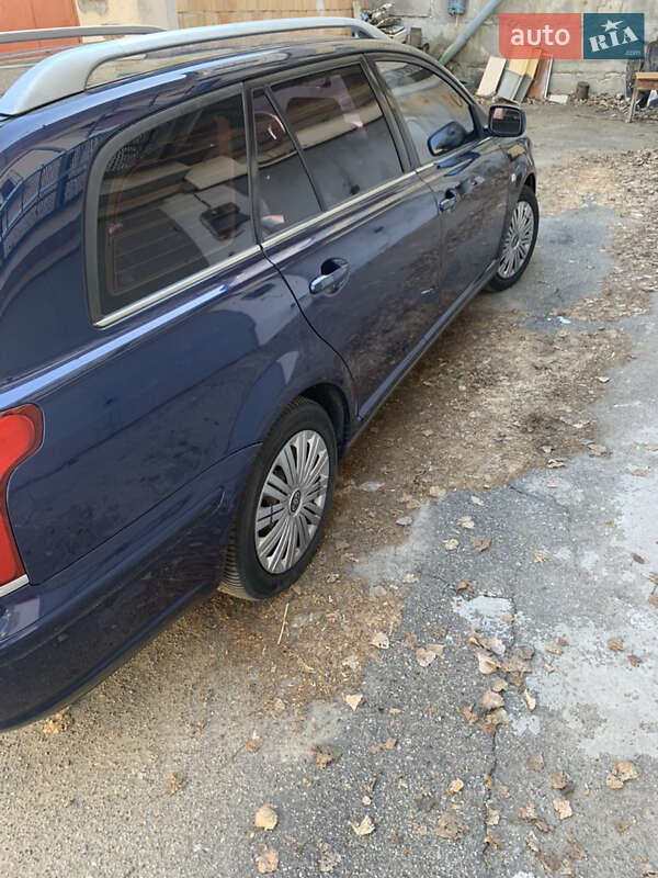 Универсал Toyota Avensis 2004 в Киеве