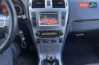 Универсал Toyota Avensis 2015 в 