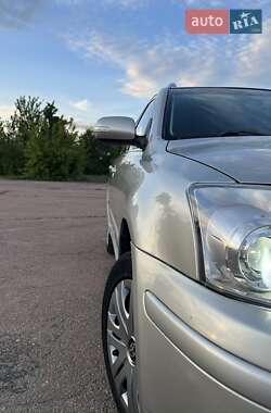 Універсал Toyota Avensis 2006 в 