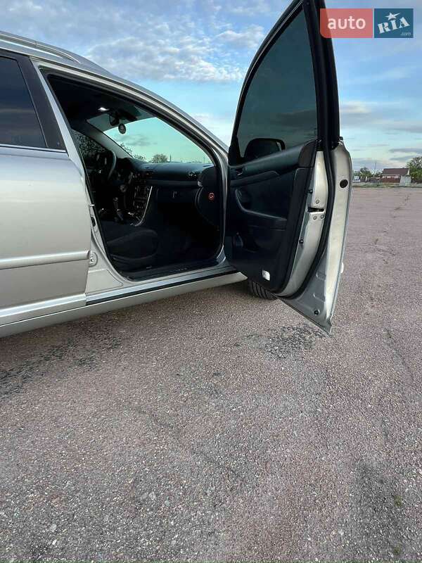 Универсал Toyota Avensis 2006 в Прилуках