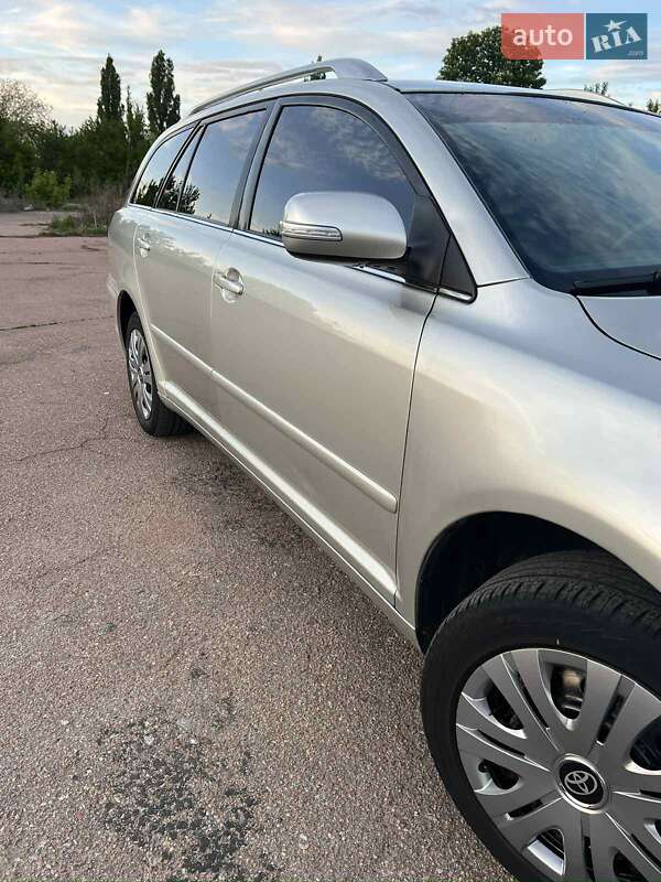Универсал Toyota Avensis 2006 в Прилуках