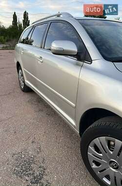 Універсал Toyota Avensis 2006 в 