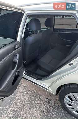 Універсал Toyota Avensis 2006 в 