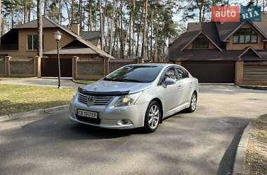 Седан Toyota Avensis 2012 в Чернігові