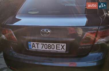 Седан Toyota Avensis 2011 в 