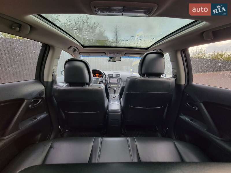 Універсал Toyota Avensis 2010 в 