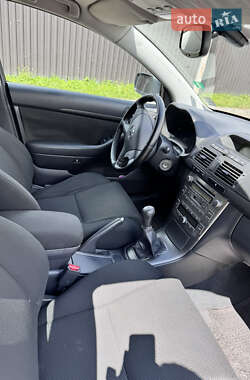 Універсал Toyota Avensis 2005 в 