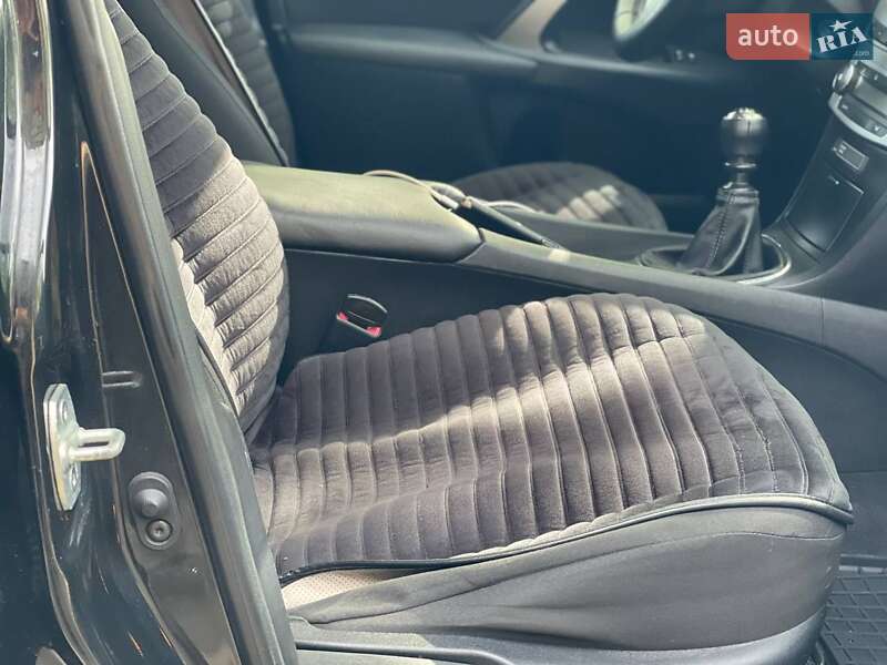 Седан Toyota Avensis 2012 в Кропивницком