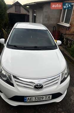 Універсал Toyota Avensis 2013 в 