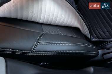 Універсал Toyota Avensis 2013 в 