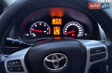 Універсал Toyota Avensis 2013 в 