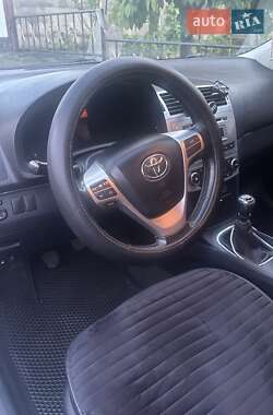 Універсал Toyota Avensis 2013 в 