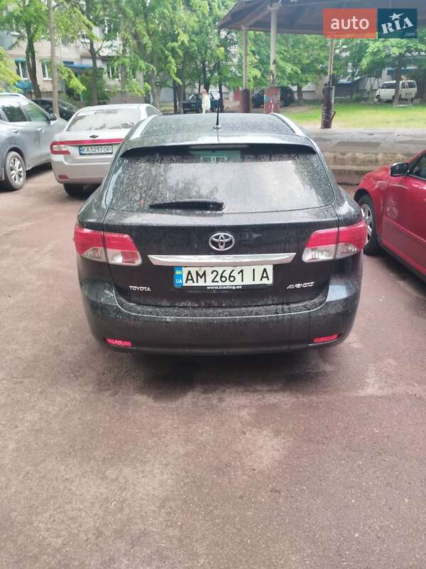 Универсал Toyota Avensis 2012 в Коростене
