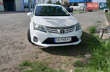 Седан Toyota Avensis 2012 в 
